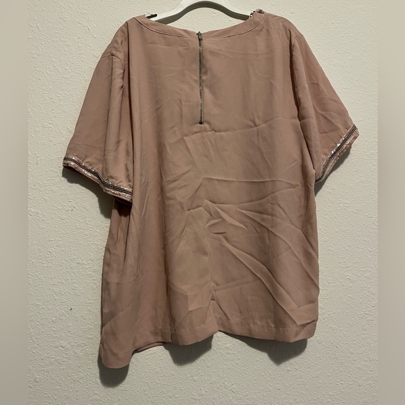 Dusty pink woven top with bead and sequin detail around neck and arms - Picture 4 of 5